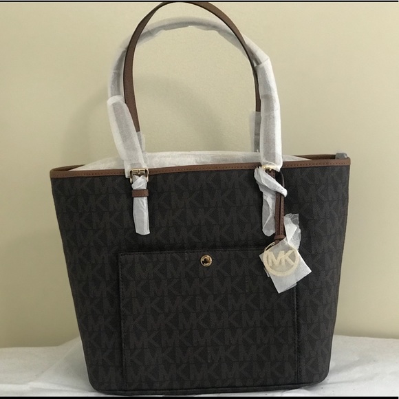 💕💕Michael Kors Large Snap Pocket Tote - Picture 2 of 8